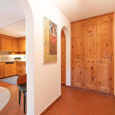 Apartamento Chesa Polaschin B6 By Interhome