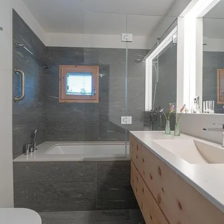 Chesa Polaschin B6 By Interhome *